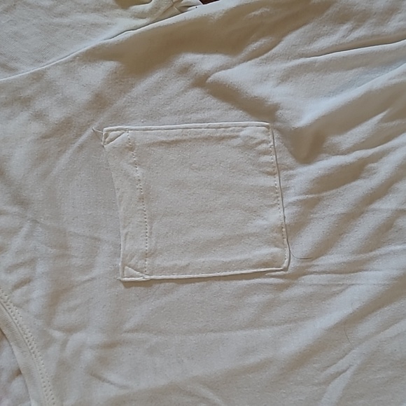 🎀2/ $15 Joe Fresh basic pocket tee - Picture 3 of 5